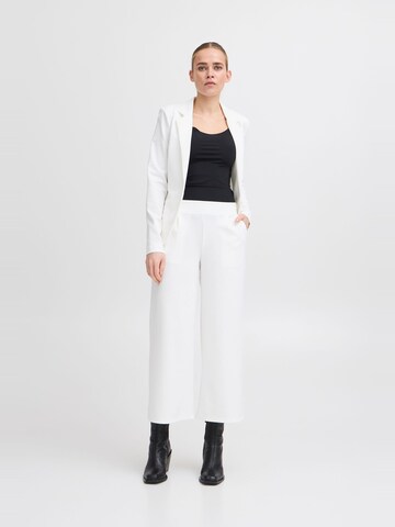 Wide leg Pantaloni con pieghe ' IHKate ' di ICHI in bianco