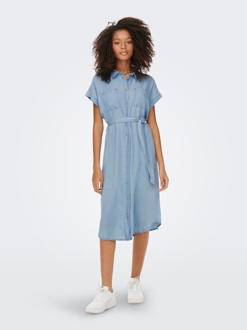 Robe-chemise 'Pema' ONLY en bleu : devant