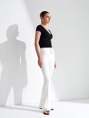 Dilvin Top in Black