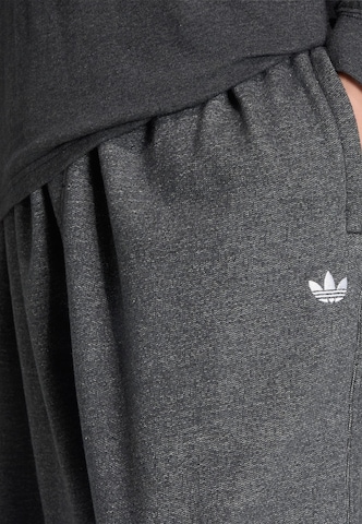 ADIDAS ORIGINALS Baggy Broek 'Trefoil Essentials' in Grijs
