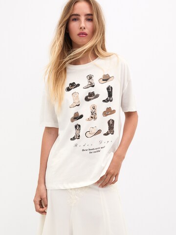 Pull&Bear Shirt in White: front