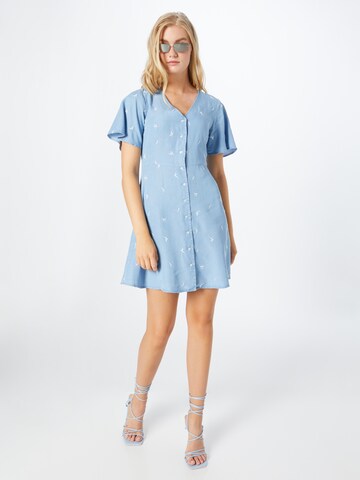 Abito camicia 'Vilma' di PIECES in blu