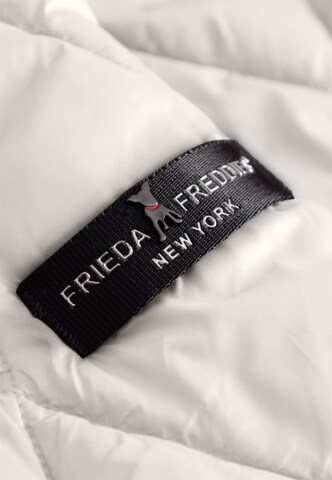 Frieda & Freddies NY Between-Seasons Coat 'Idis' in White