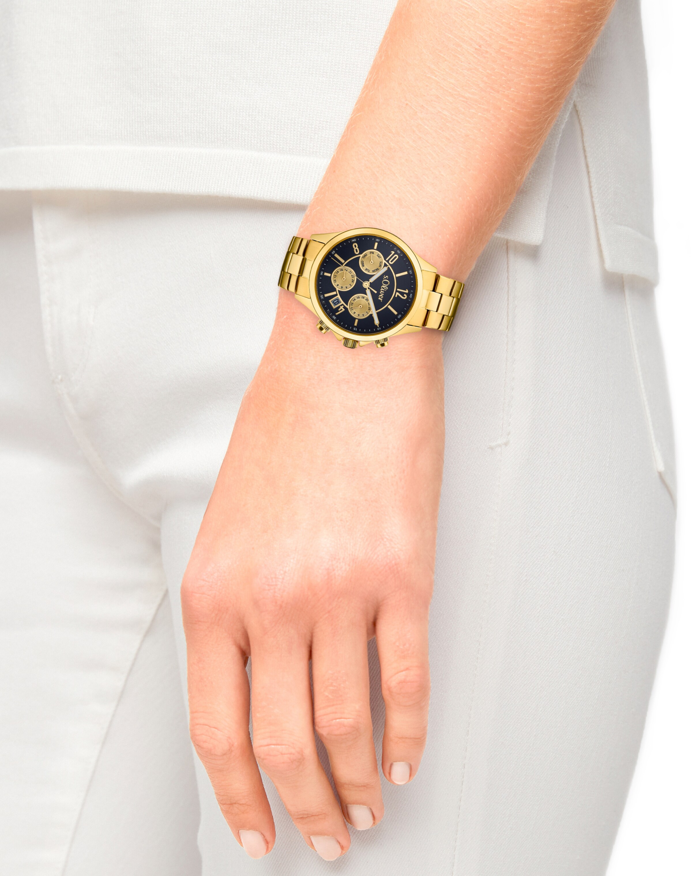 s.Oliver Analog Watch in Gold: front