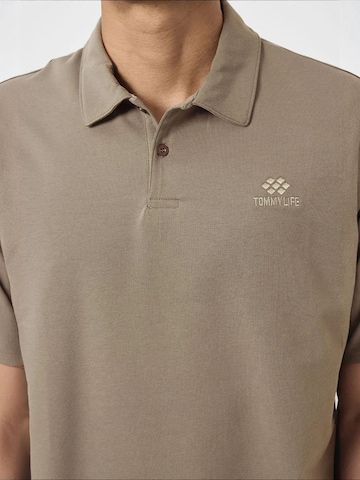 Tommy Life Koszulka 'T-Shirts' w kolorze beżowy