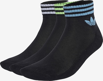 ADIDAS ORIGINALS Къси чорапи '3-Stripes Ankle 3 Pairs' в черно: отпред