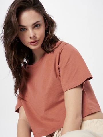 T-shirt Urban Classics en marron