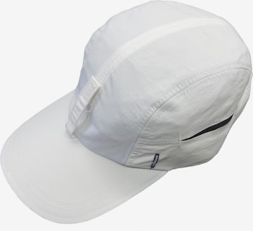 Chaplino Cap in White: front