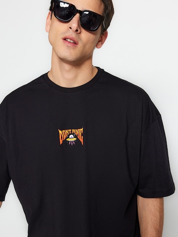 Trendyol Shirt in Black
