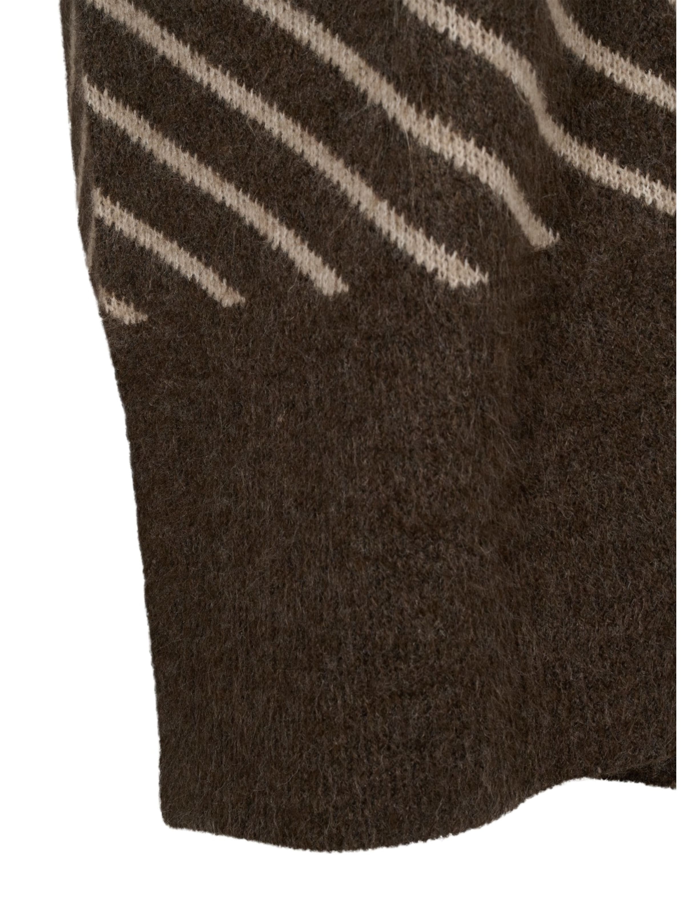 Zizzi Knit cardigan 'Winnie' in Brown