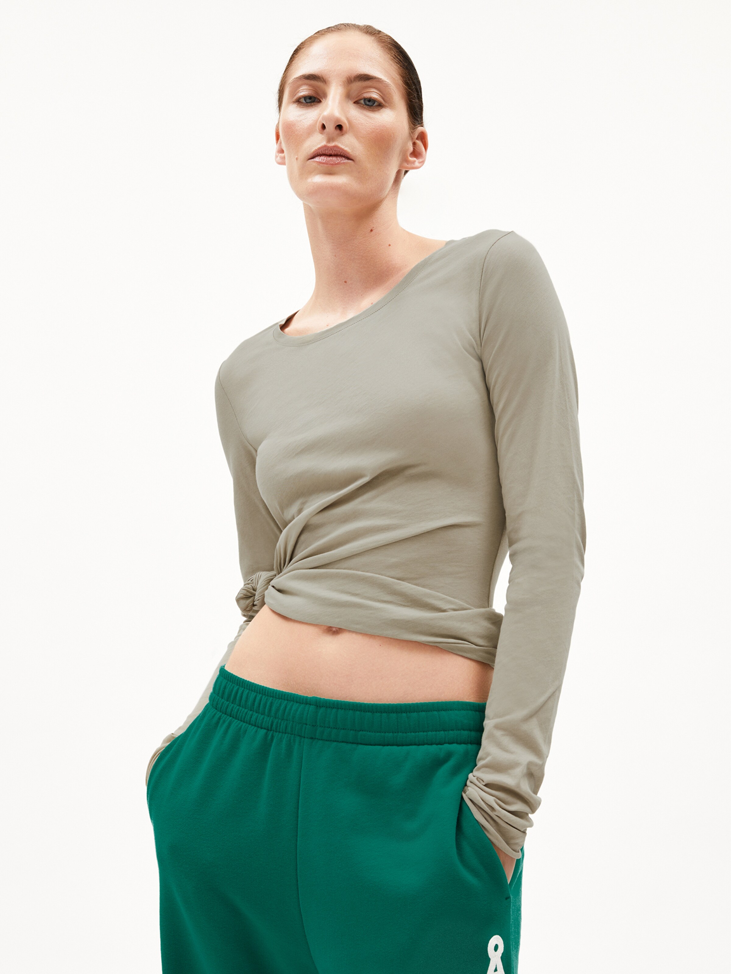 ARMEDANGELS Shirt in Groen: voorkant