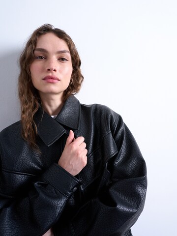 TOPSHOP Prechodná bunda 'BREE' - Čierna