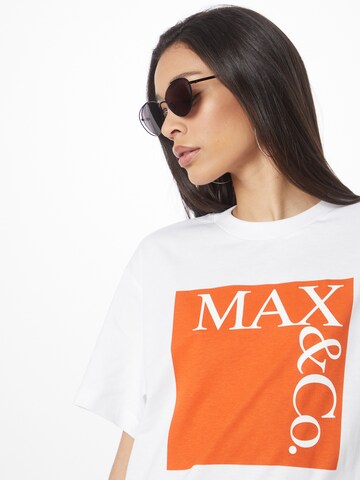 Tricou de la MAX&Co. pe alb