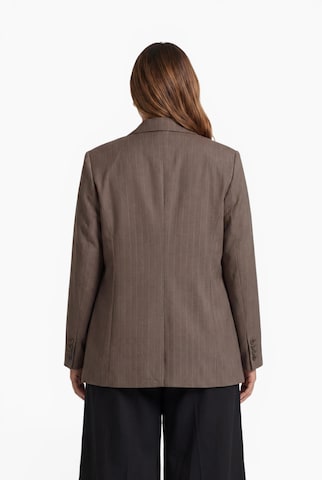 Guido Maria Kretschmer Curvy - Blazer en marrón