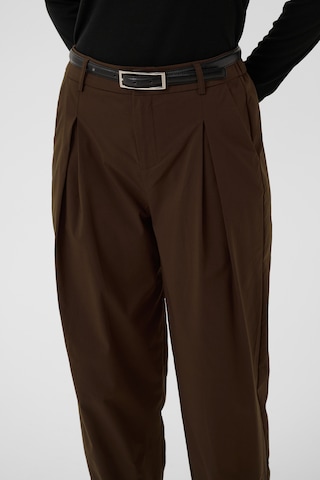CULTURE Loose fit Pleat-Front Pants in Brown