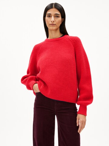 ARMEDANGELS Trui in Rood: voorkant