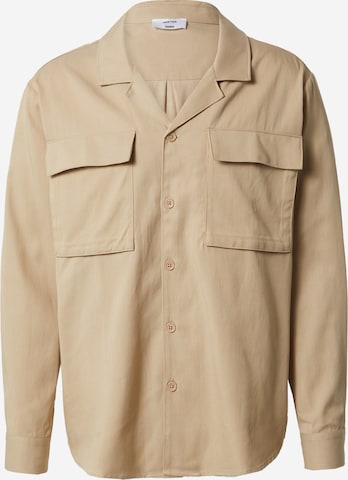 DAN FOX APPAREL - Ajuste confortable Camisa 'Jordan' en beige: frente