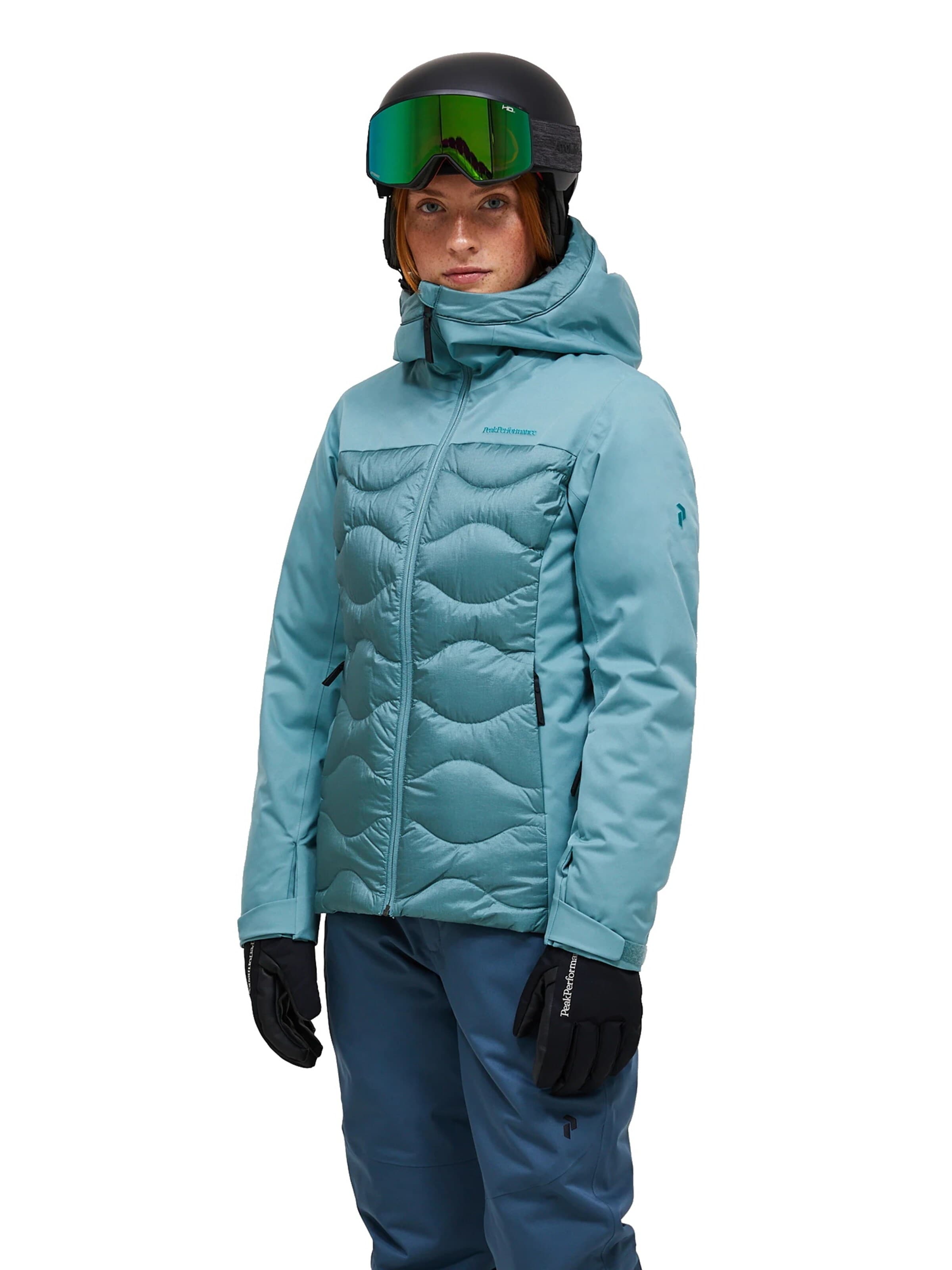 PEAK PERFORMANCE Winter Jacket in Green: front