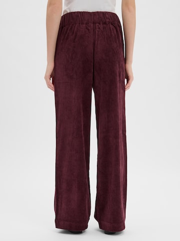 Marie Lund Pants in Purple