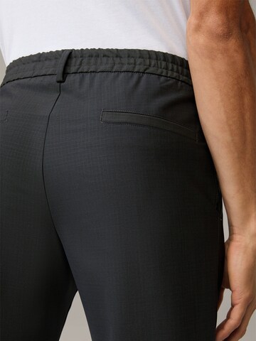 STRELLSON Slimfit Chino 'Tius' in Zwart