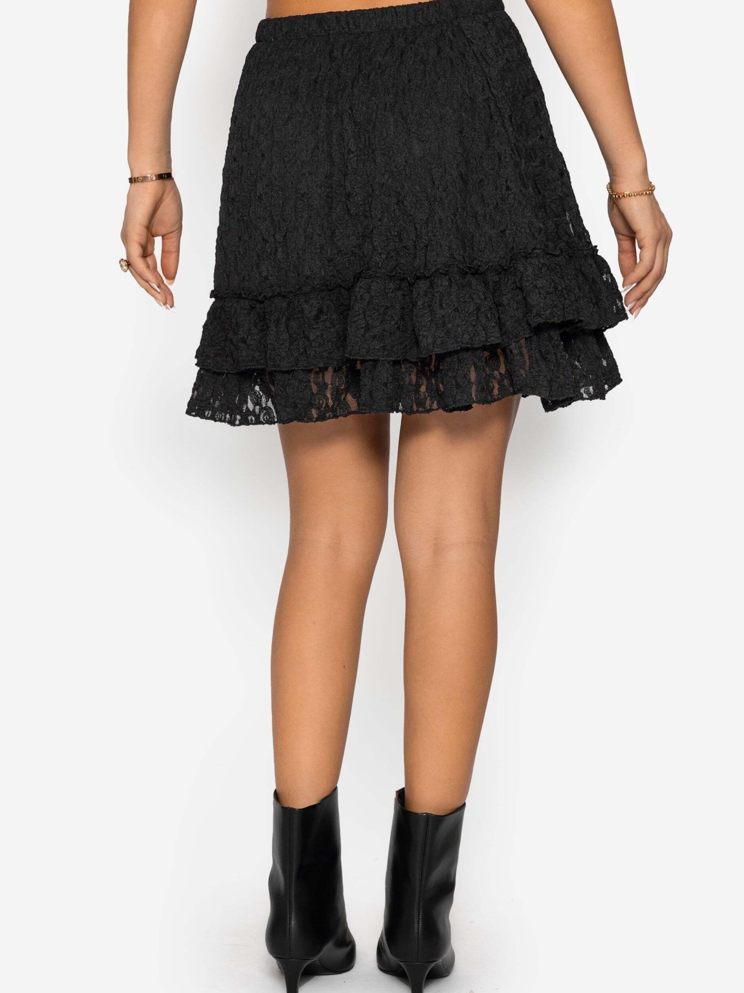 SASSYCLASSY Skirt in Black