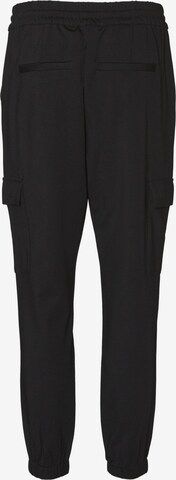 Tapered Pantaloni cargo 'Eva' di VERO MODA in nero