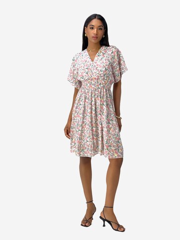 Elara Zomerjurk in Wit