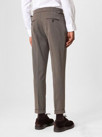 Regular Pantalon à pince 'Nikolaus' Antioch en marron