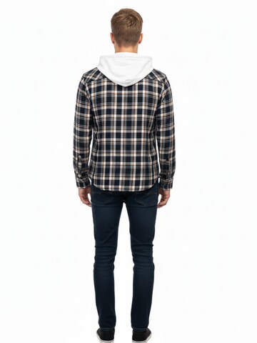 Radwa Regular fit Button Up Shirt in Black