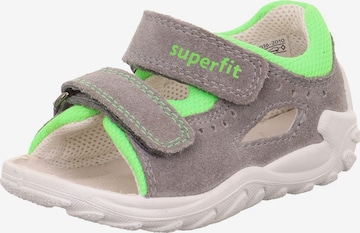 SUPERFIT - Sandalias 'FLOW' en gris: frente