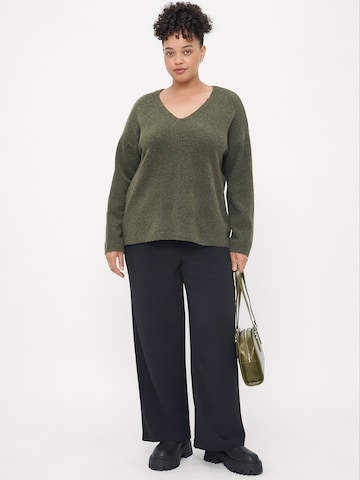 Vero Moda Curve Kampsun 'VMCBESTI', värv roheline