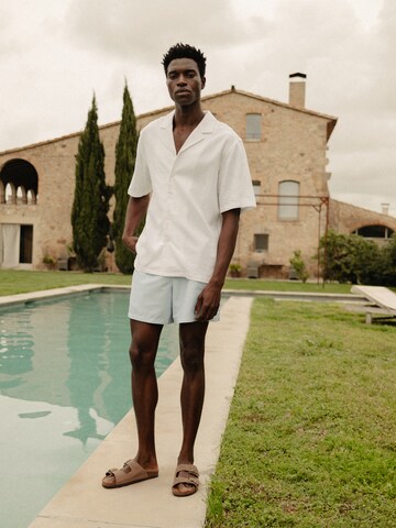 DAN FOX APPAREL - Ajuste regular Camisa 'Ryan' en blanco