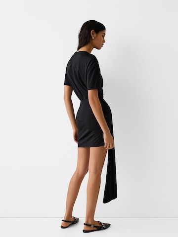 Rochie de la Bershka pe negru