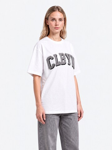 Maglietta 'CLBYN® Premium T-Shirt' di CLBYN® in bianco