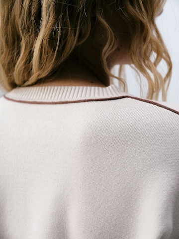 self. Sweater in Beige