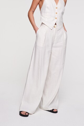 Aligne Wide leg Pleat-Front Pants 'Hainault' in White: front