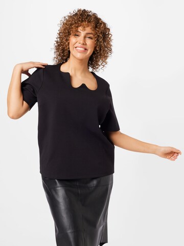 Tricou 'EMILY' de la Selected Femme Curve pe negru: față