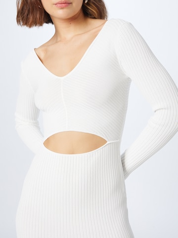 Calvin Klein فستان مُحاك بلون أبيض