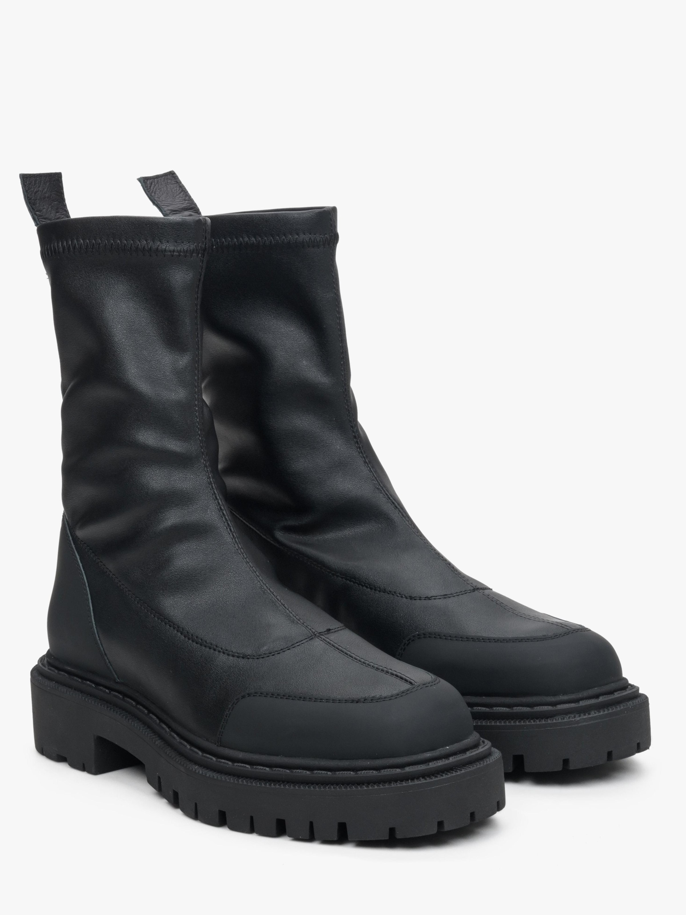 Estro Booties '09-2392' in Black