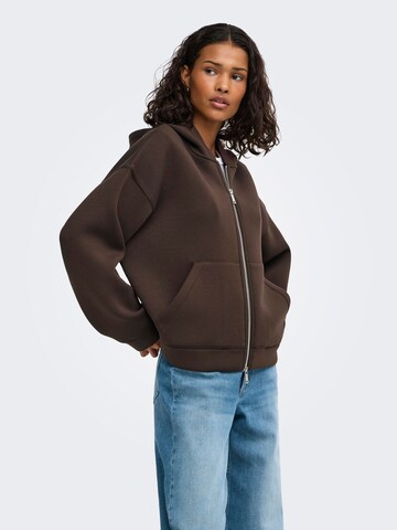 Veste de survêtement 'JDYSABRINA' JDY en marron : devant