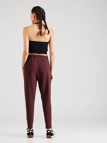 Effilé Pantalon de sport 'Jacey V2' Athlecia en rouge