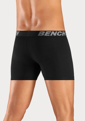 BENCH Boxershorts in Schwarz