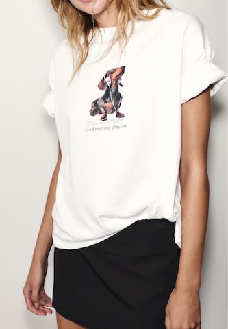 Tricou de la Pull&Bear pe alb: față