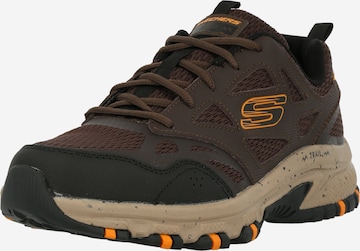 Sneaker bassa 'HILLCREST' di SKECHERS in marrone: frontale