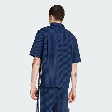 ADIDAS ORIGINALS - Ajuste confortable Camisa 'Resort' en azul