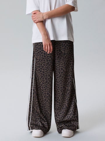 LMTD - Pierna ancha Pantalón en marrón: frente