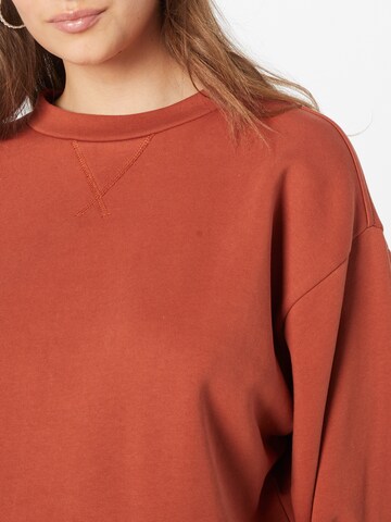 Aligne Sweatshirt 'Barushka' in Rot