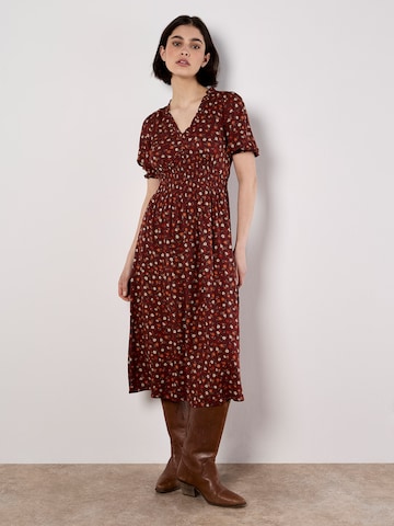 Apricot Jurk in Rood: voorkant