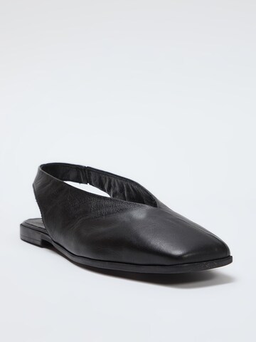 Trendyol Strap ballerina in Black: front