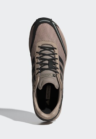 ADIDAS ORIGINALS Σνίκερ χαμηλό 'Adizero Adios' σε γκρι